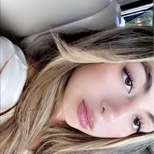 Meet your Posher, Mia